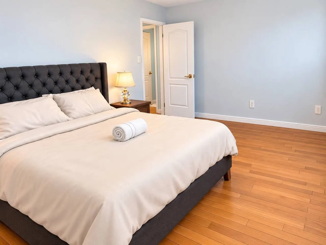 Spacious 4BR in Mississauga Sleeps 9 3 CarPark 7