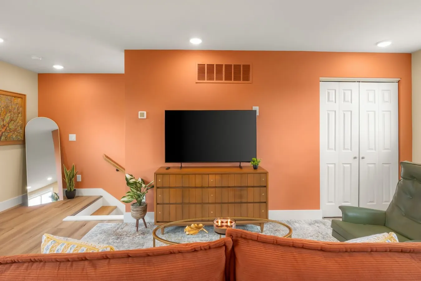 Mid-Century Gem: Walkable, Downtown Views, Private 14