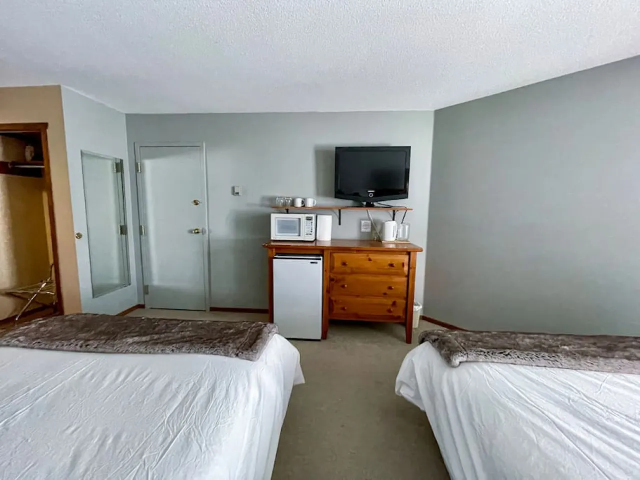 Apex Mountain ~ Hillside Hideout - BC Reg#PM416141408 9
