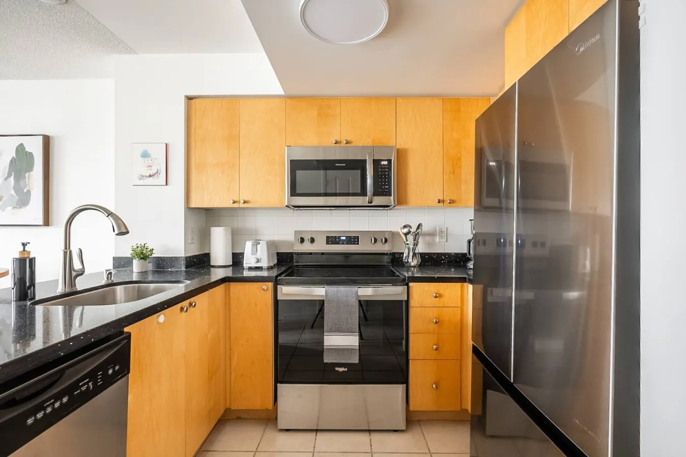 Bright Downtown 1BR City Views Prime Location 2