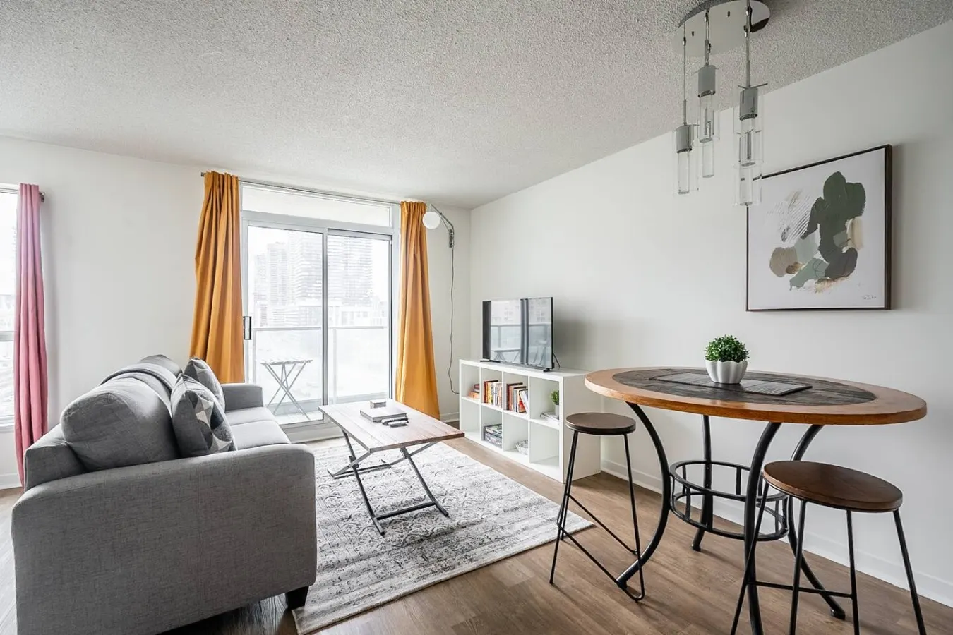 Bright Downtown 1BR City Views Prime Location 9