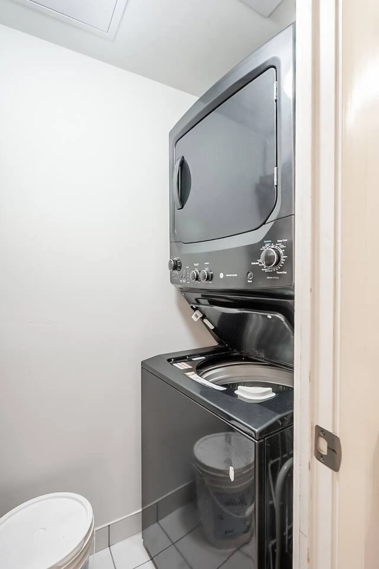 Bright Downtown 1BR City Views Prime Location 19