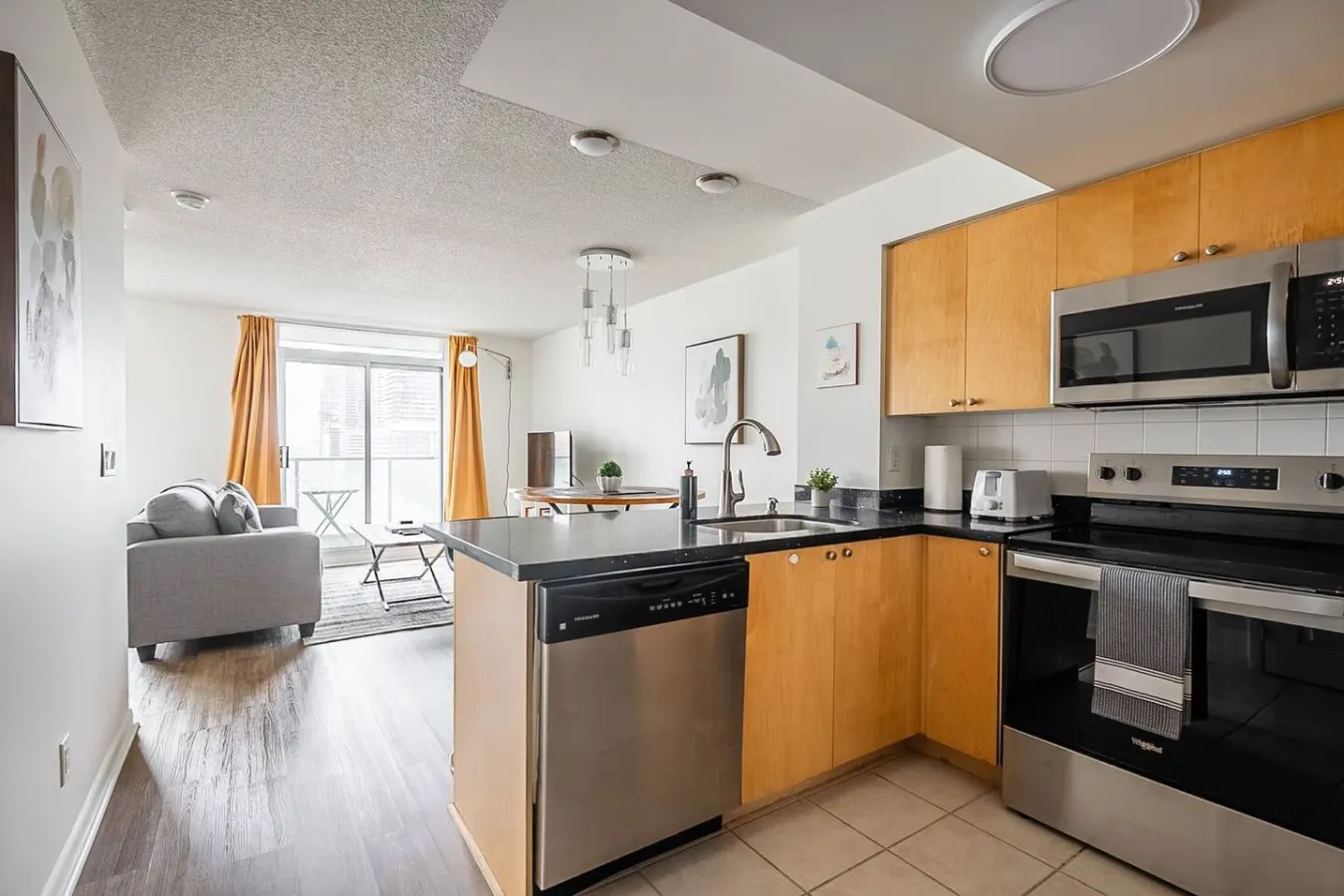 Bright Downtown 1BR City Views Prime Location 7