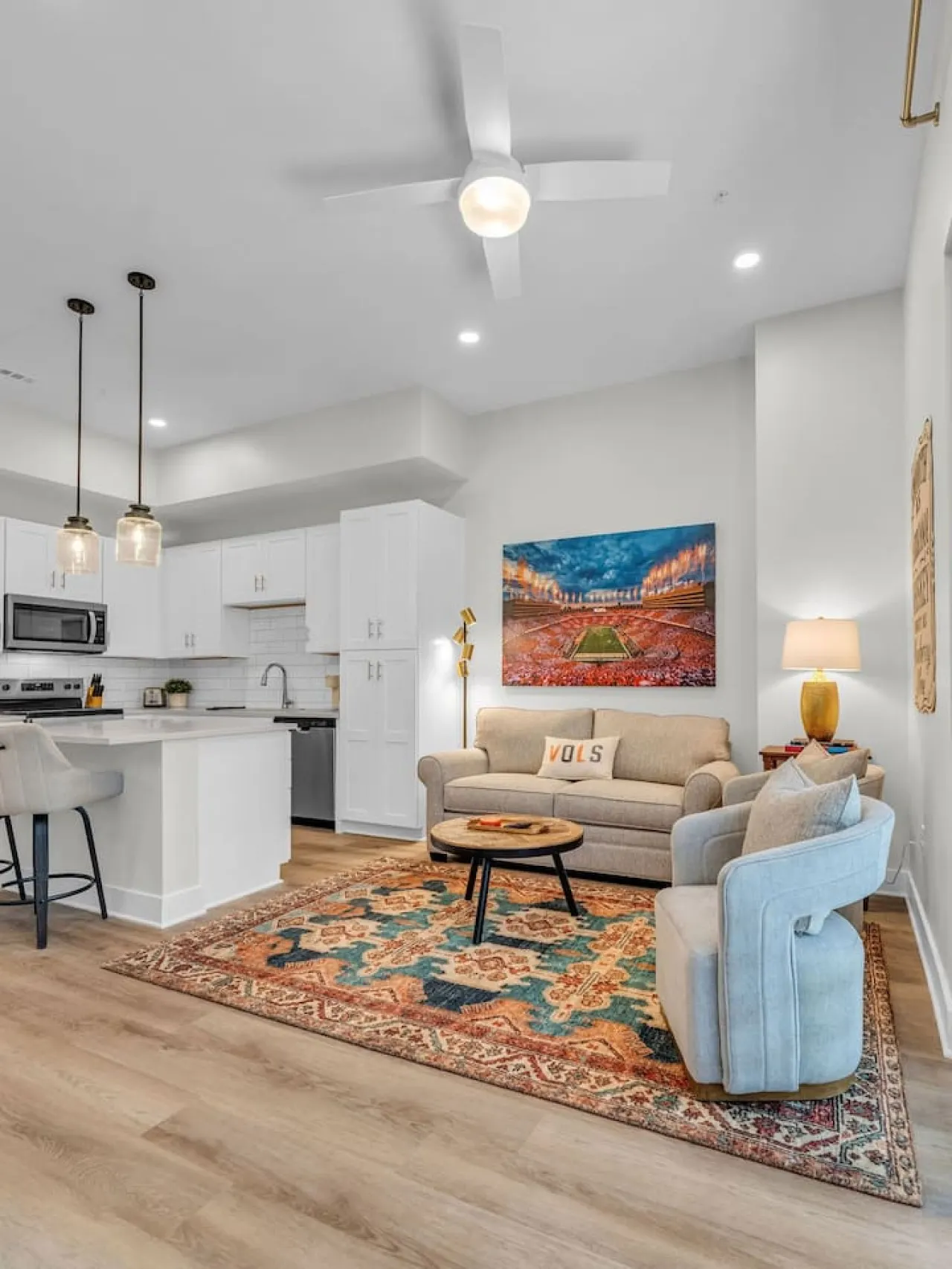 Stylish Vols Loft | Queen Bed | Downtown Knoxville