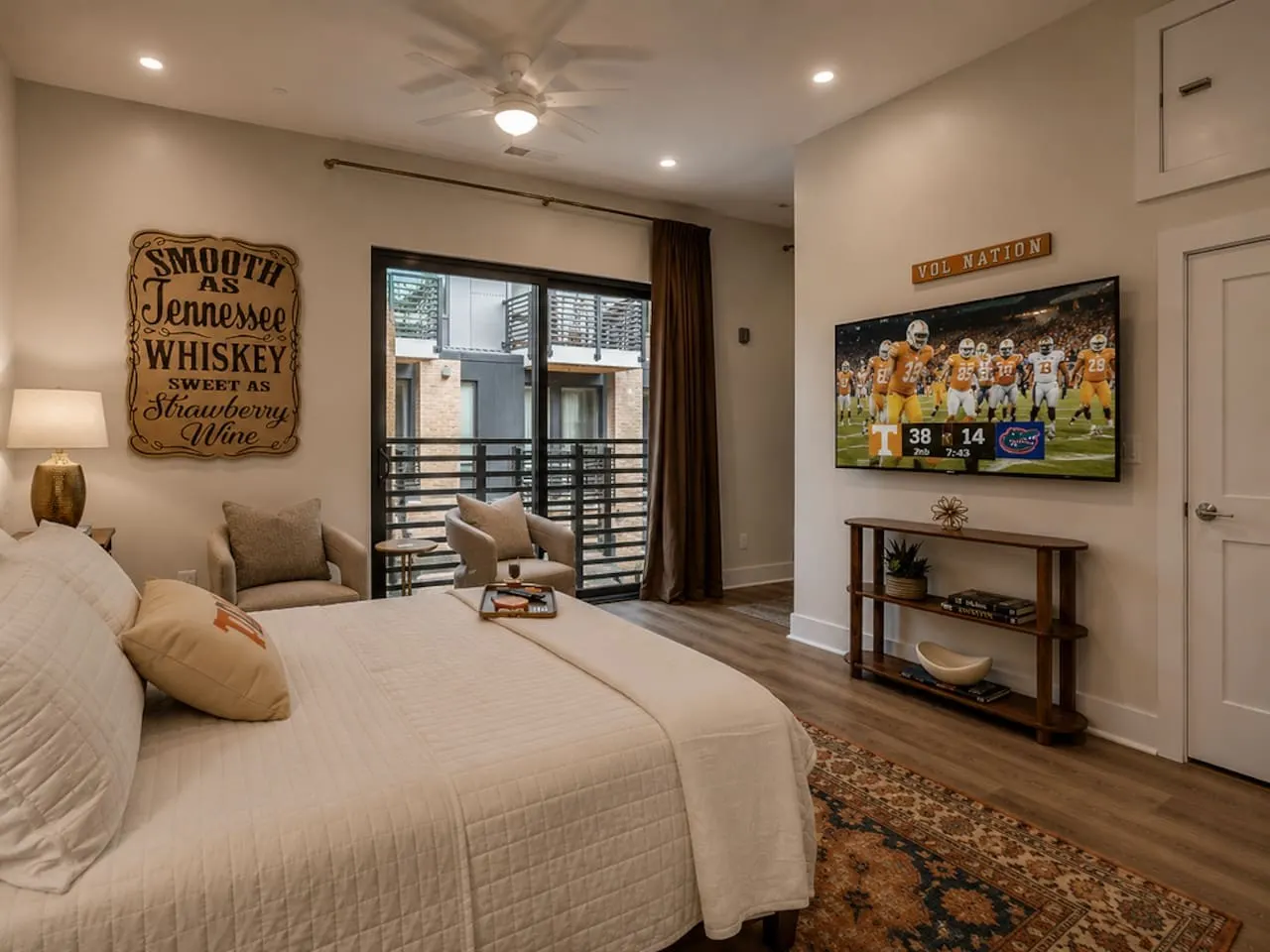 Stylish Vols Loft | Queen Bed | Downtown Knoxville — photo 3