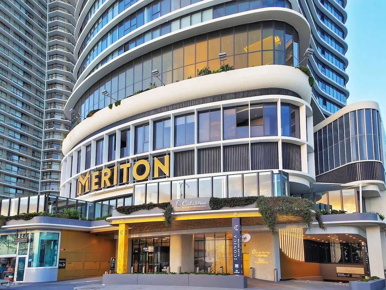 The Gold Coast View – 3BR, 2 Bath, Free Parking 11