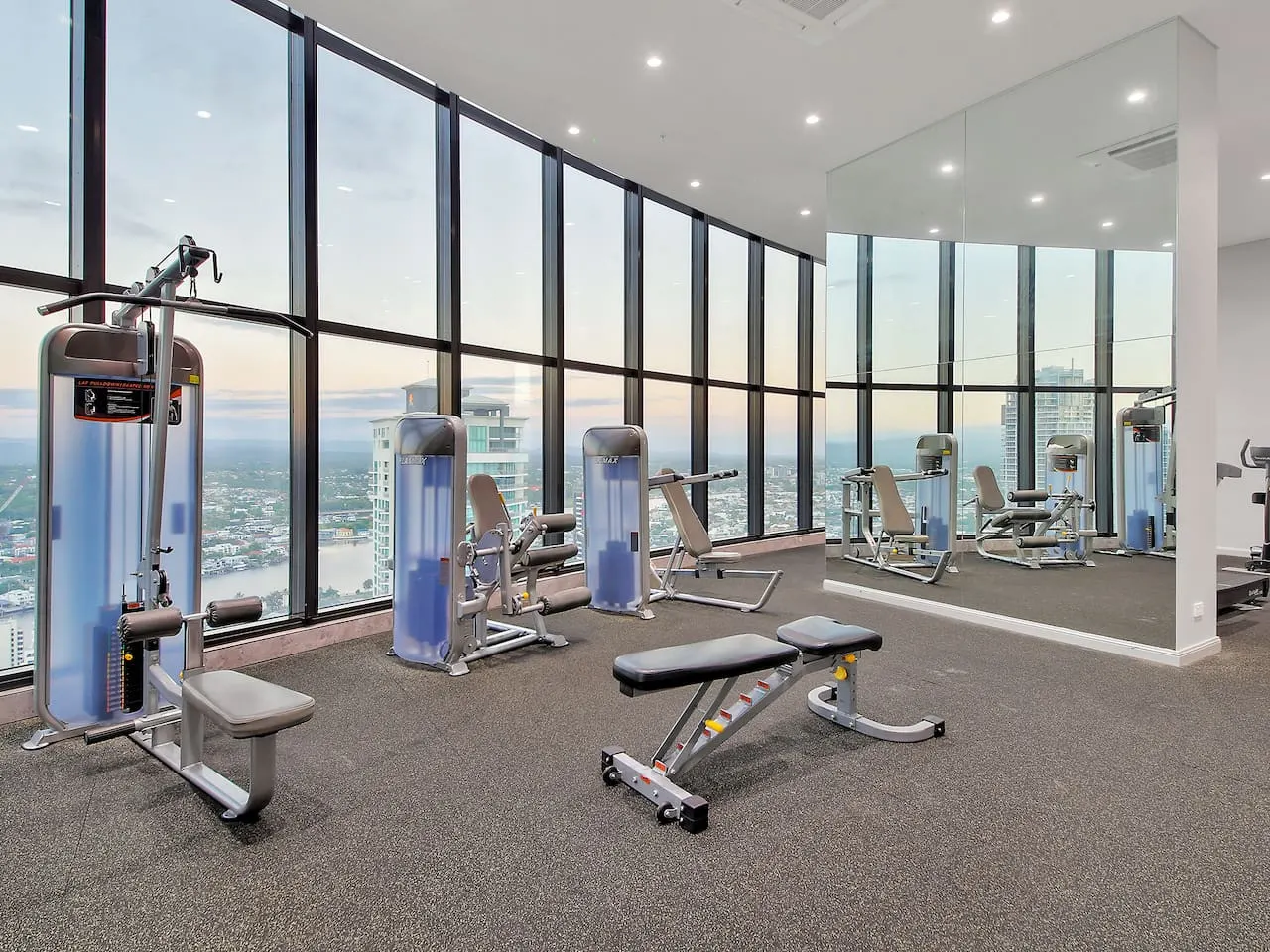 The Gold Coast View – 3BR, 2 Bath, Free Parking 13