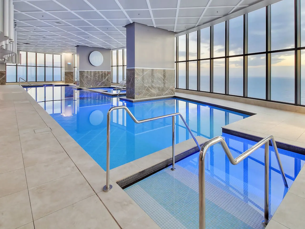 The Gold Coast View – 3BR, 2 Bath, Free Parking 15