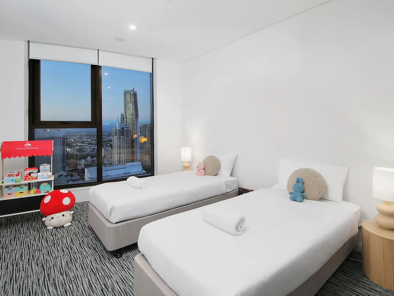 The Gold Coast View – 3BR, 2 Bath, Free Parking 16
