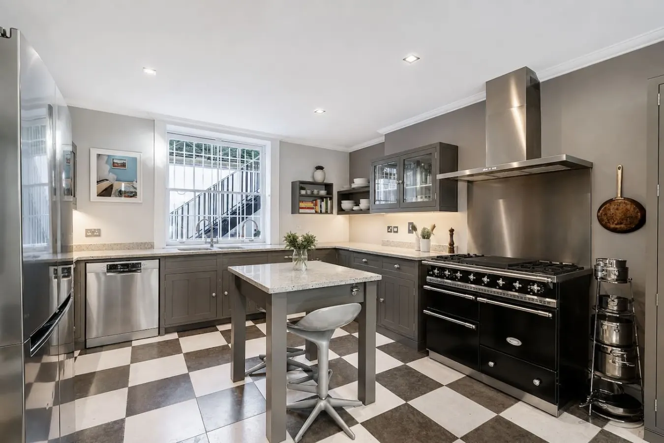 St John's Wood 4-Bed House Huge Garden & Grand Piano 18