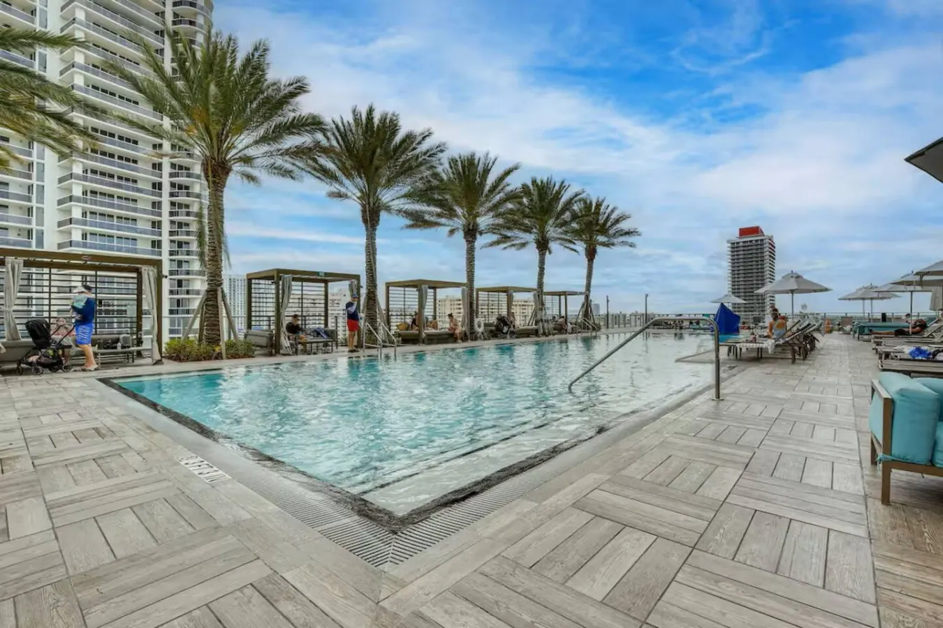 Luxe 2BR Retreat Stunning Skyline & Ocean View 16