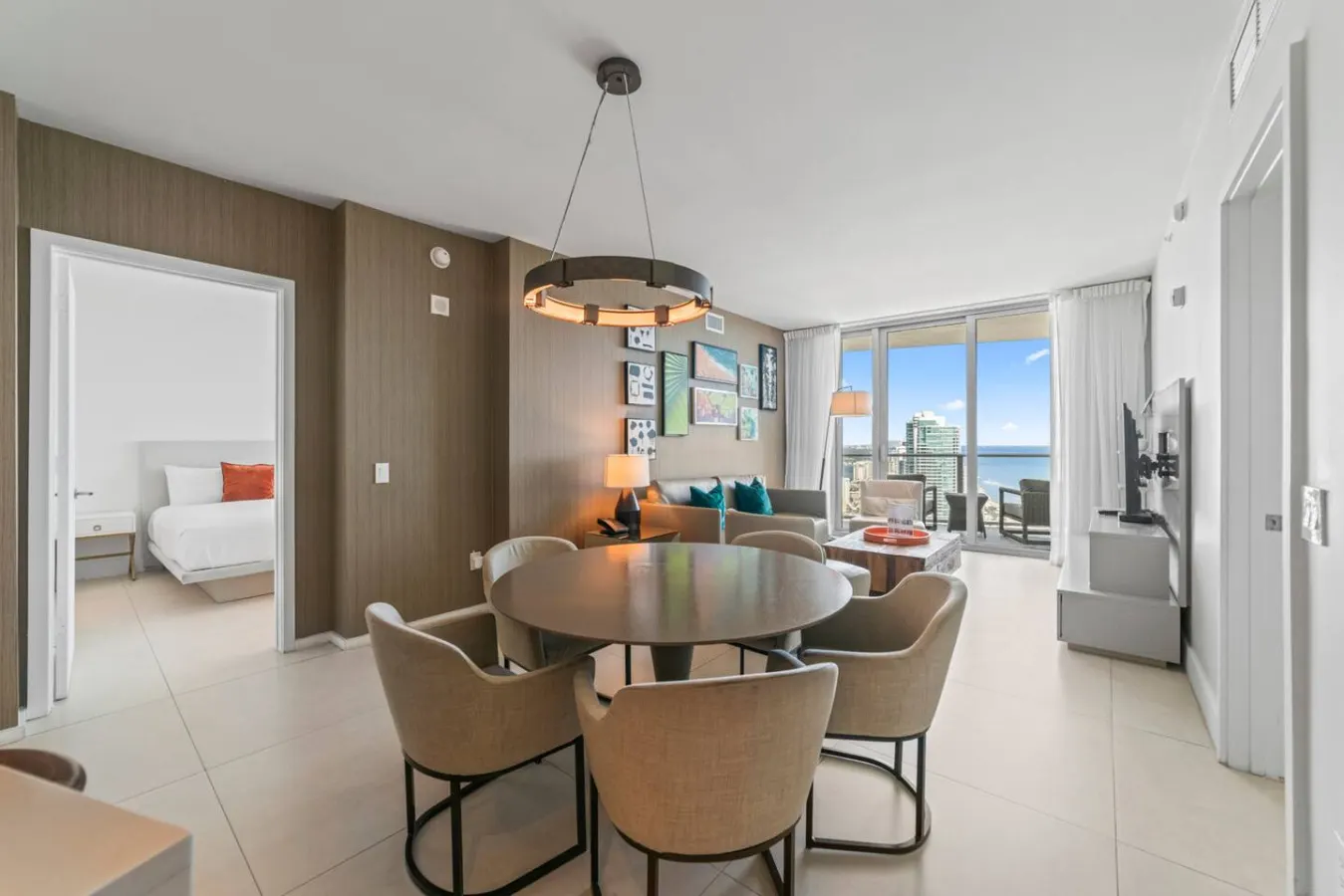 Luxe 2BR Retreat • Stunning Skyline & Ocean View — photo 3