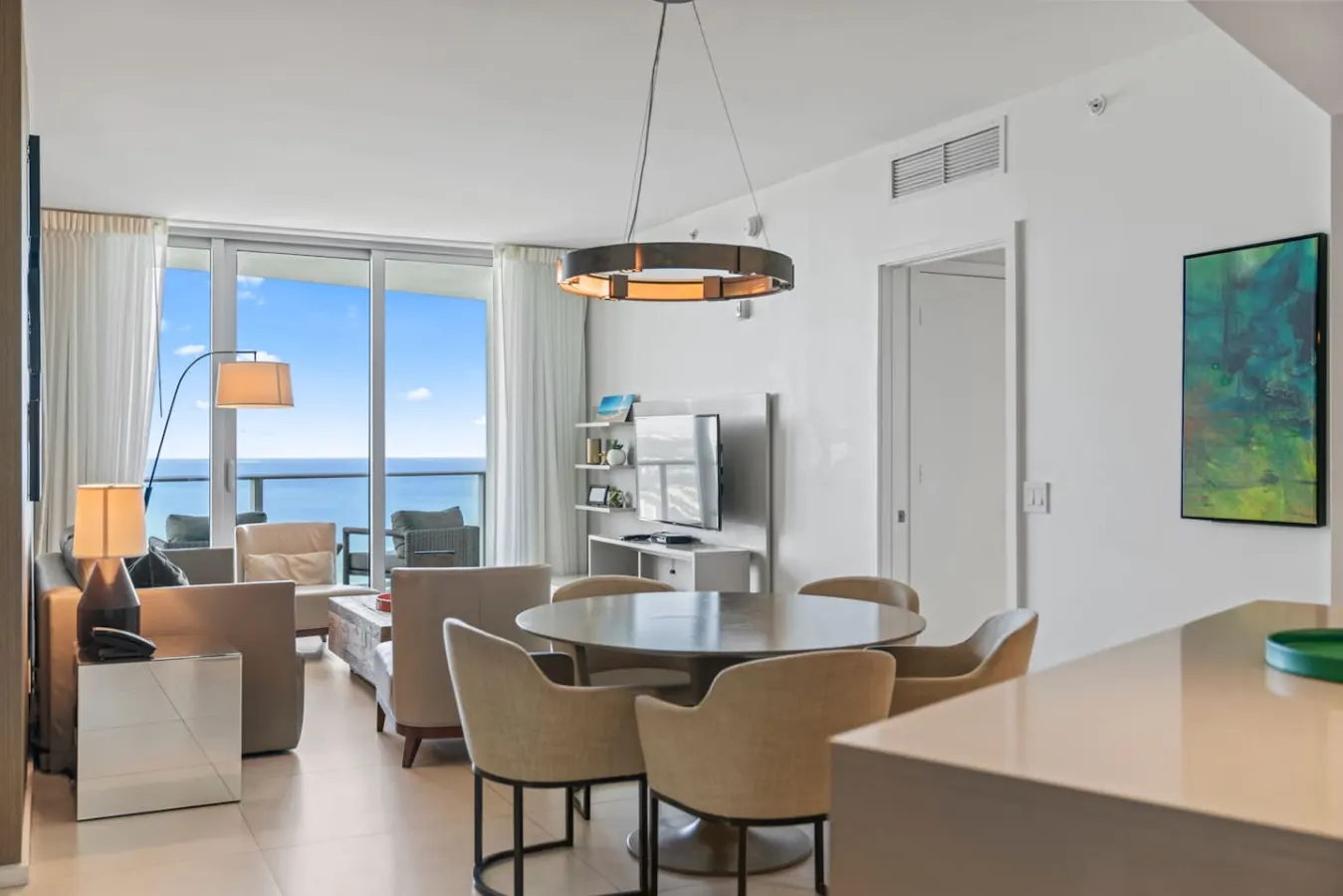 Luxe 2BR Retreat Stunning Skyline & Ocean View 7