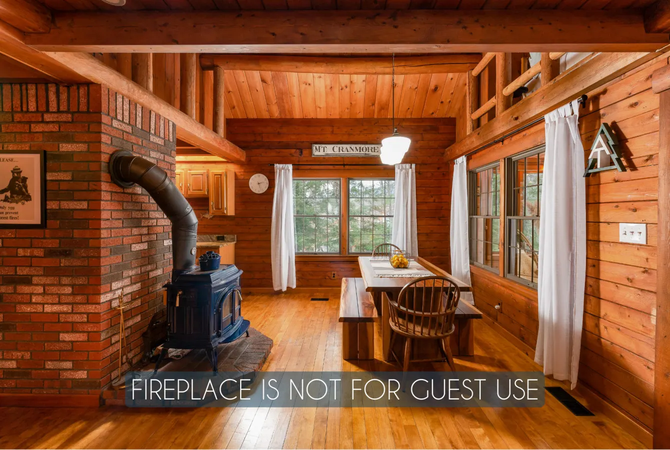 Cozy Cabin Couture, hottub, dogs 17
