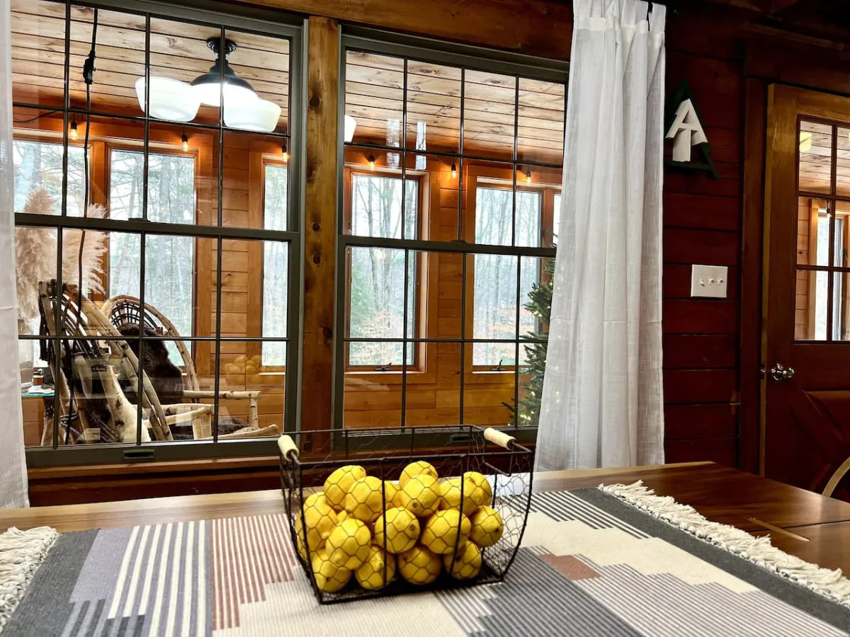 Cozy Cabin Couture, hottub, dogs 19