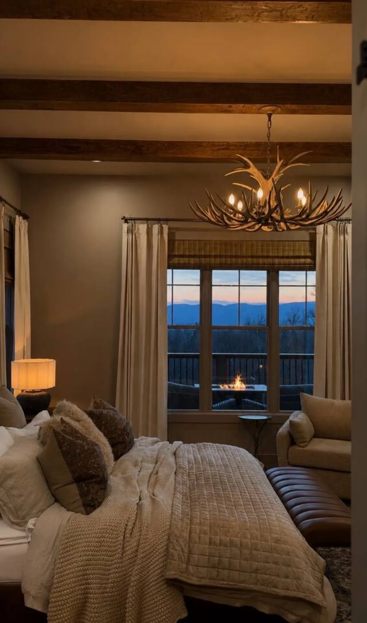 Luxury, Mtn Views, Games, Office, Bar, & Hot Tub 2