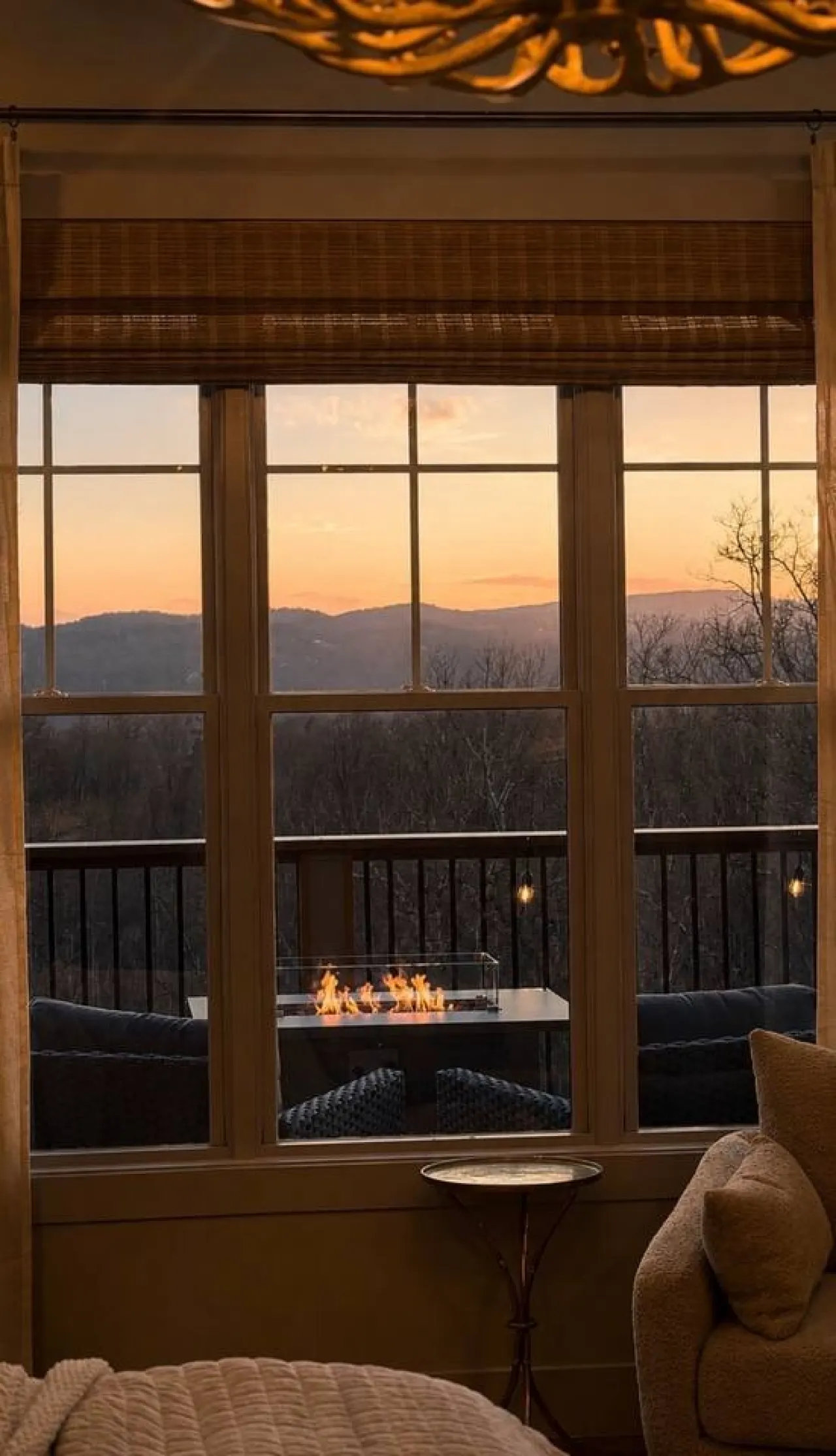 Luxury, Mtn Views, Games, Office, Bar, & Hot Tub 10