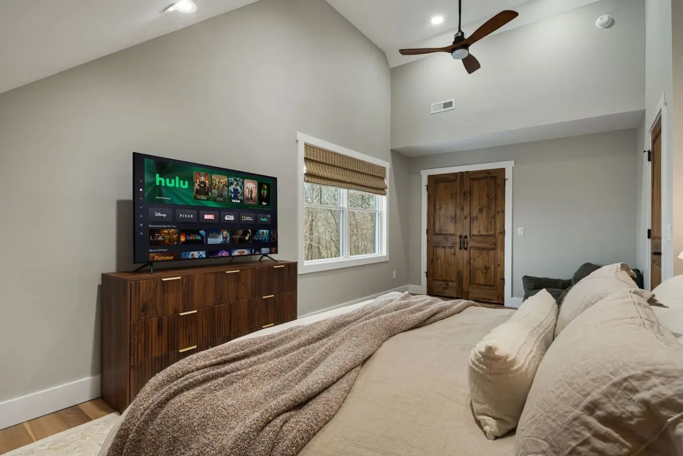 Luxury, Mtn Views, Games, Office, Bar, & Hot Tub 18