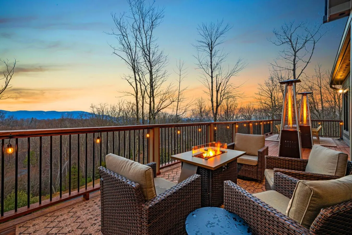 Luxury, Mtn Views, Games, Office, Bar, & Hot Tub 3