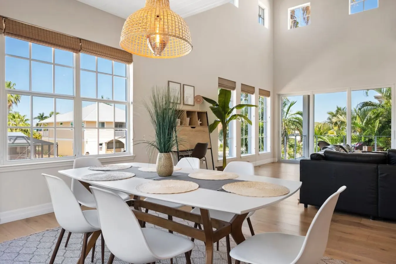 Waterfront Luxury Walk to Beach Heated Pool 9