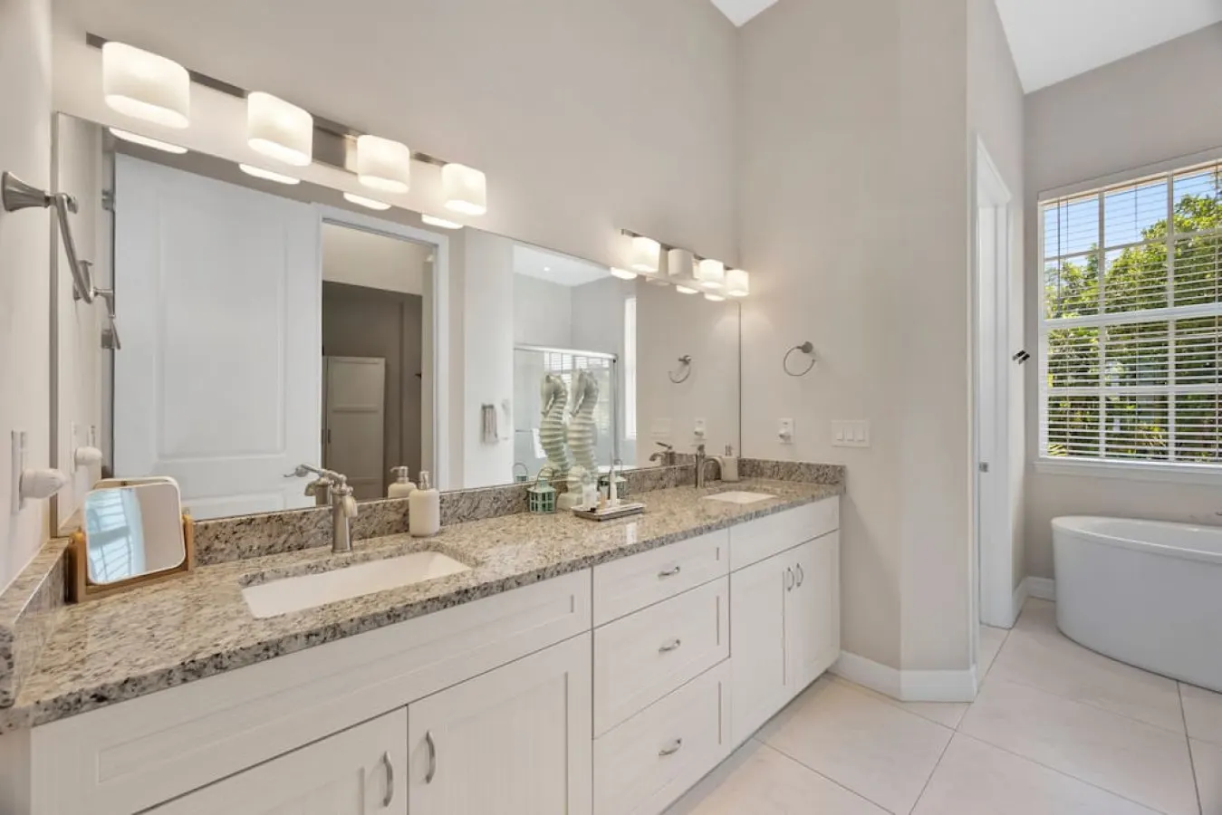 Waterfront Luxury Walk to Beach Heated Pool 13