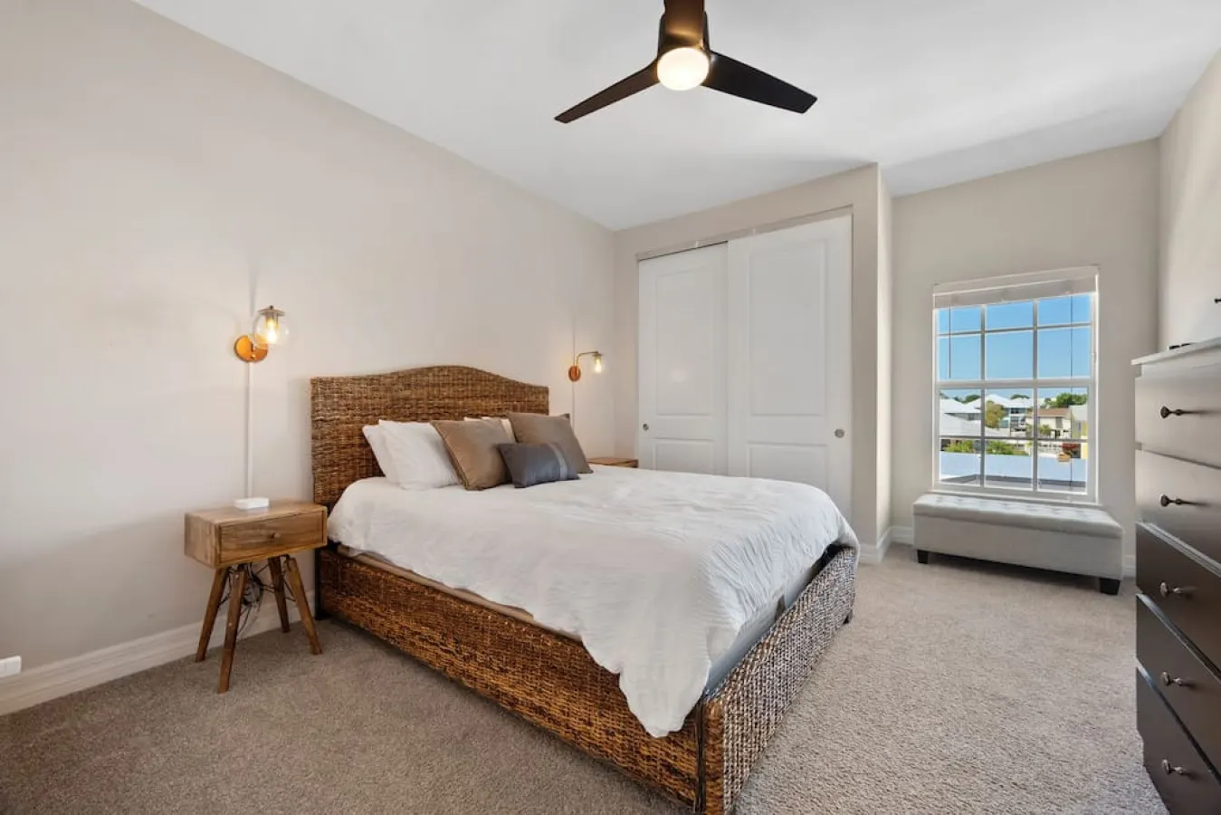 Waterfront Luxury Walk to Beach Heated Pool 16