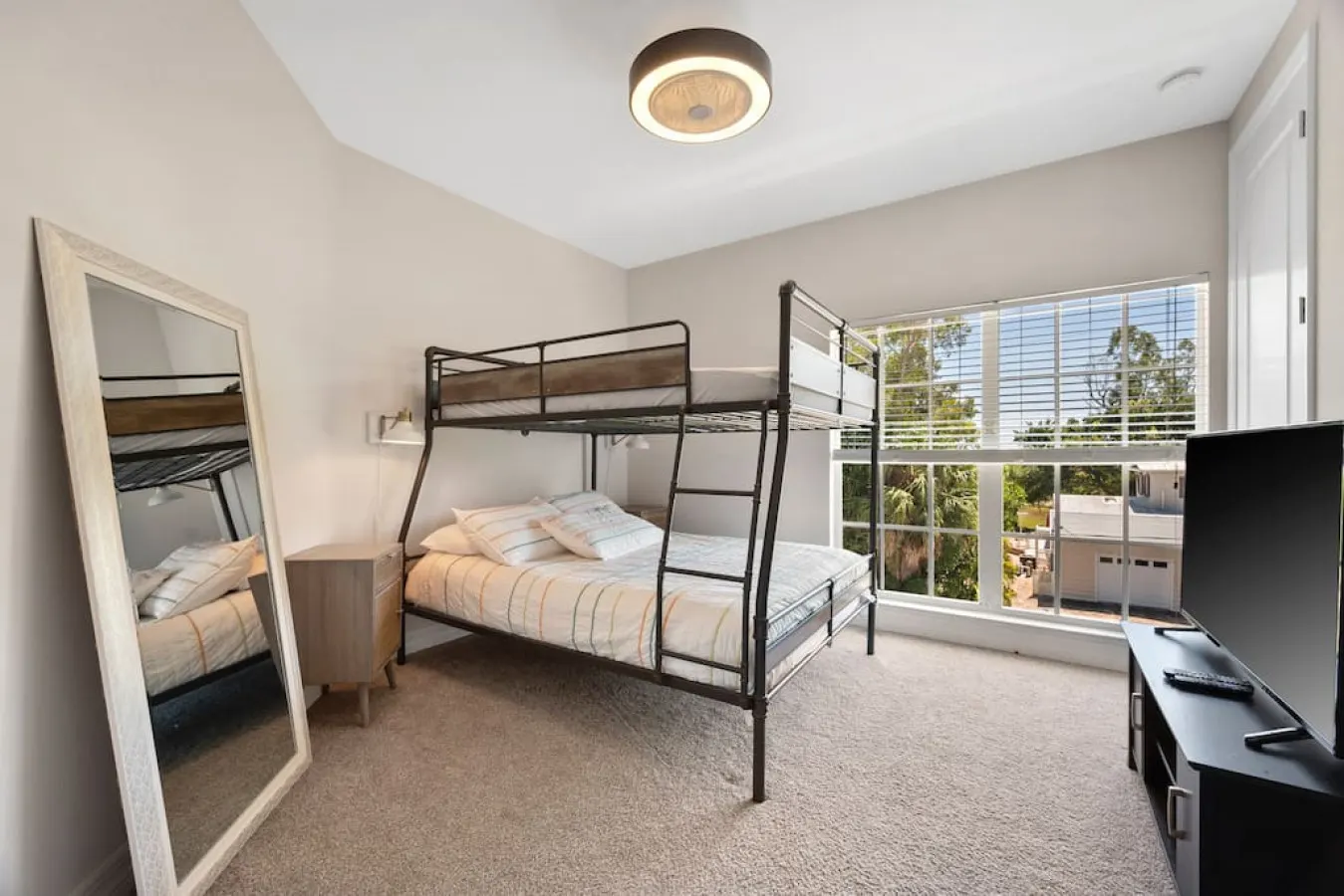 Waterfront Luxury Walk to Beach Heated Pool 18