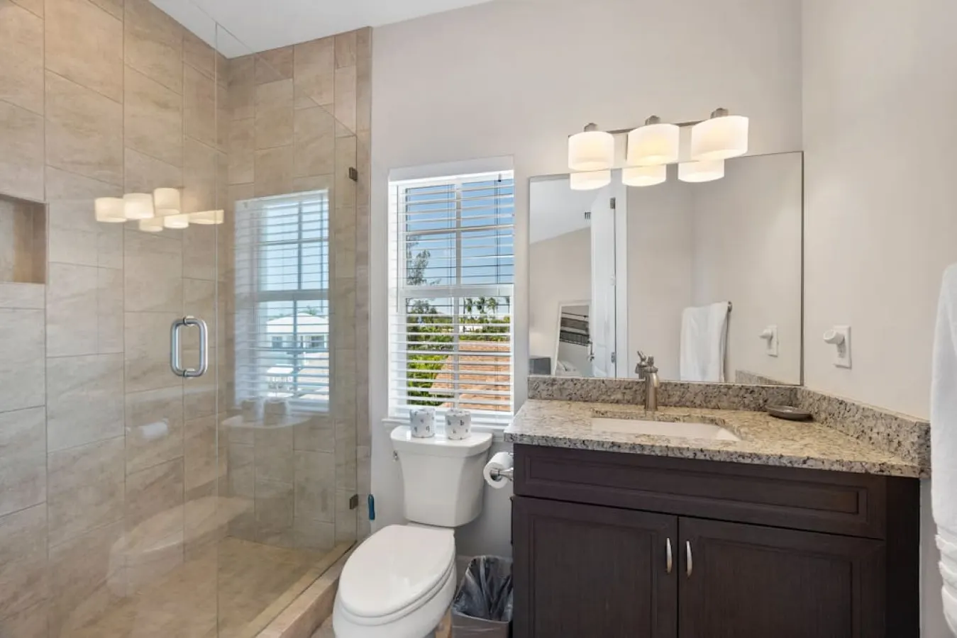 Waterfront Luxury Walk to Beach Heated Pool 19