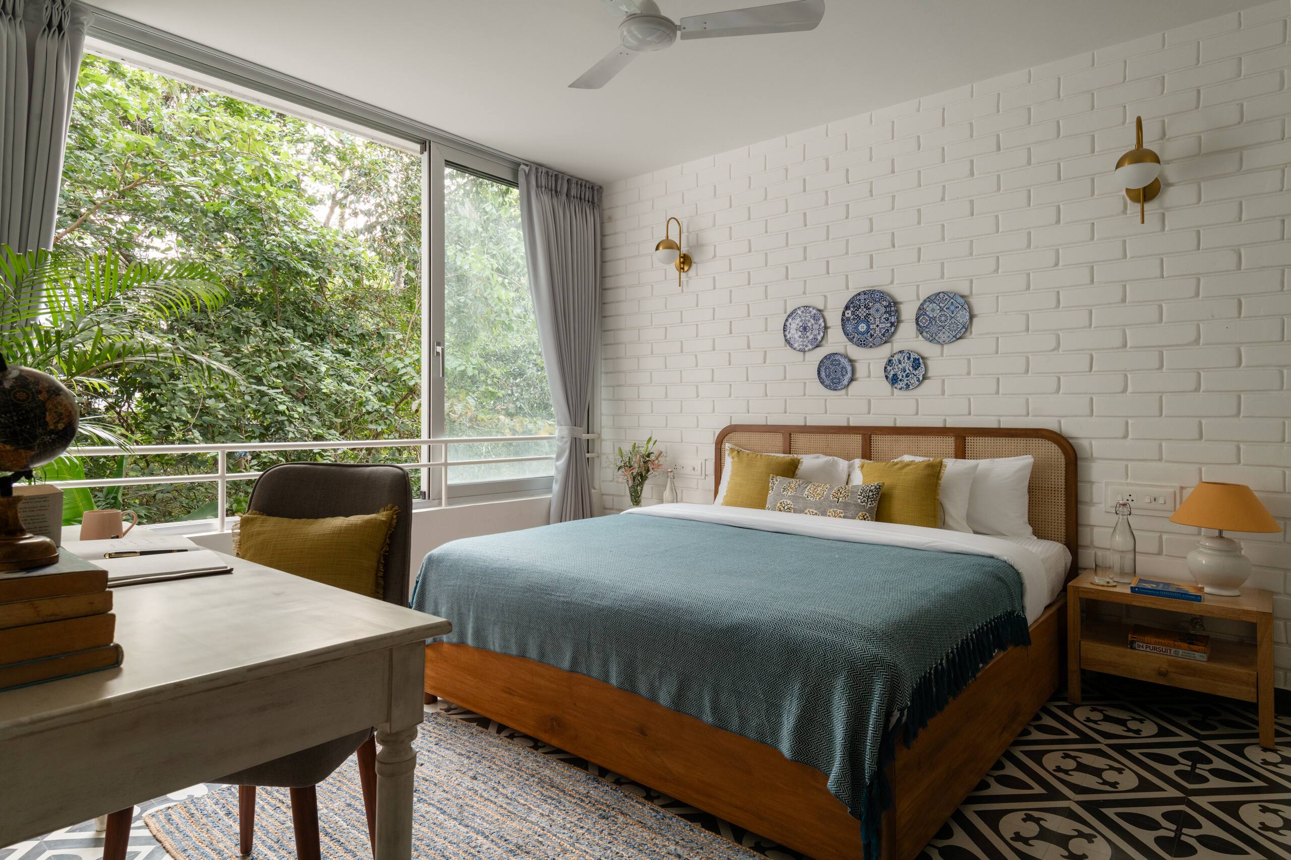 ElRosario Elegant Stay Pool Balcony Housekeeping 6