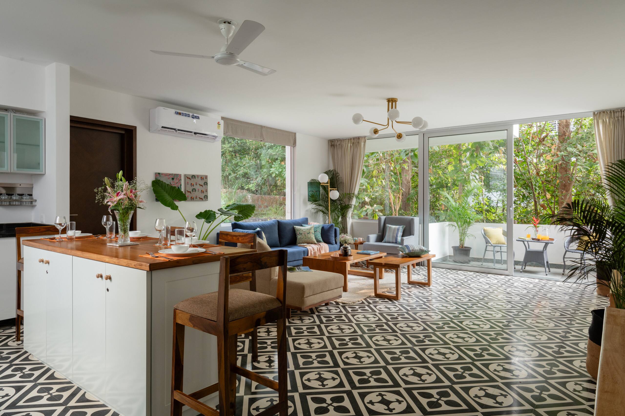 ElRosario Elegant Stay Pool Balcony Housekeeping 11