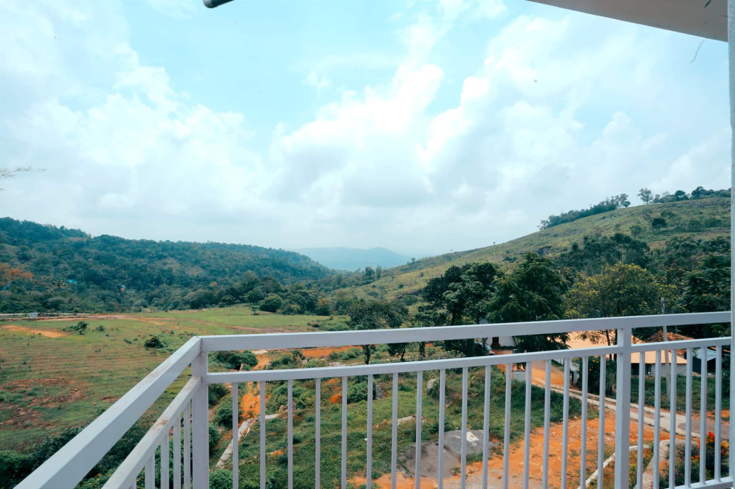 Premium 1BR with pool in Vagamon F2 18