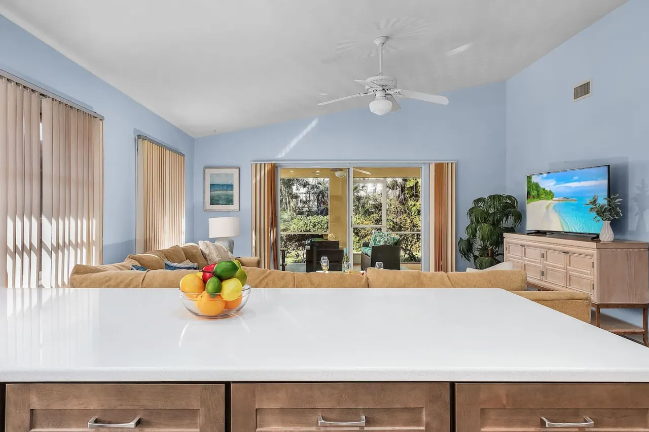 Tropical vacation home close to Vanderbilt Beach 10