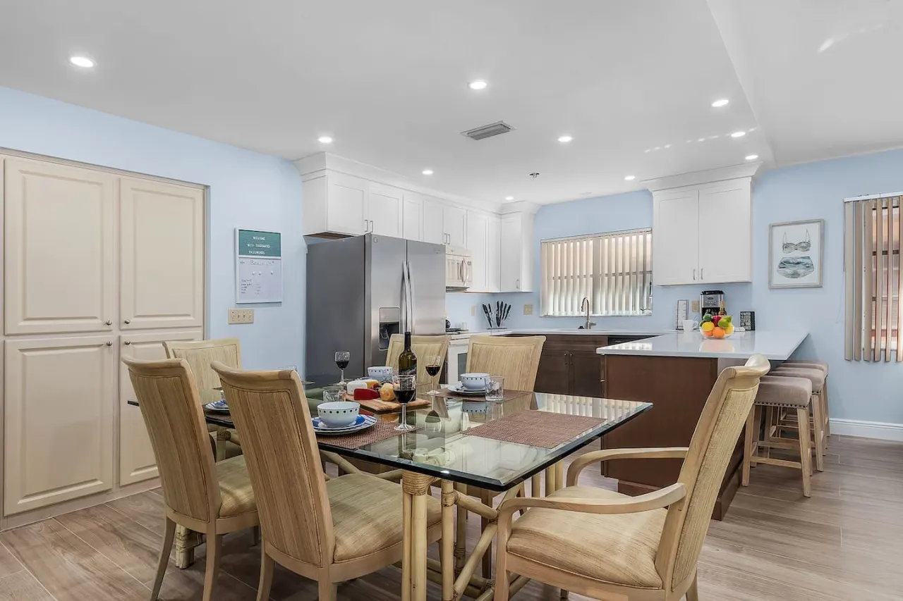 Tropical vacation home close to Vanderbilt Beach 12