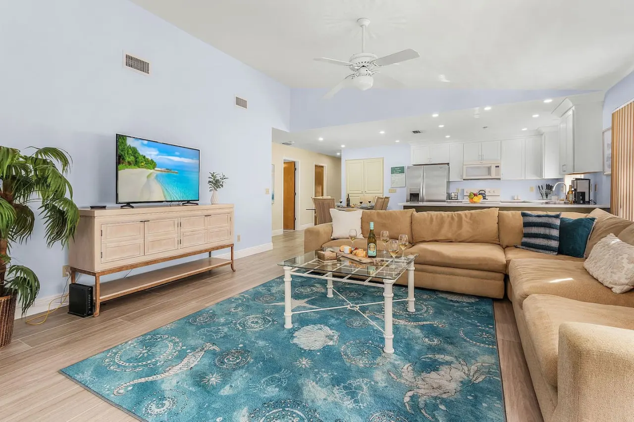 Tropical vacation home close to Vanderbilt Beach 13