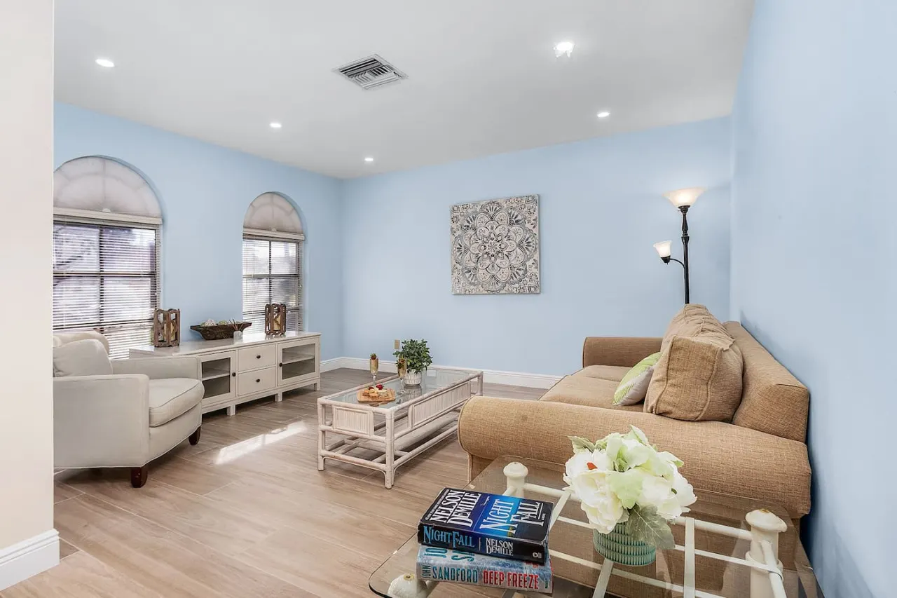 Tropical vacation home close to Vanderbilt Beach 14