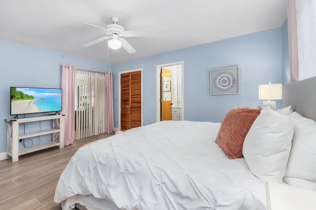 Tropical vacation home close to Vanderbilt Beach 15
