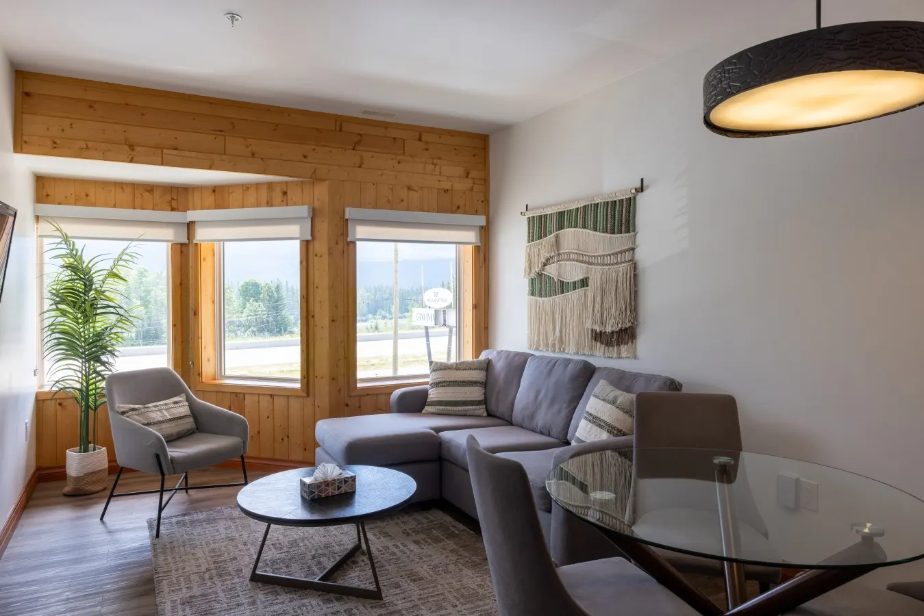 Suite 9 at The Gem | Cozy Canmore Mountain Stay — photo 3
