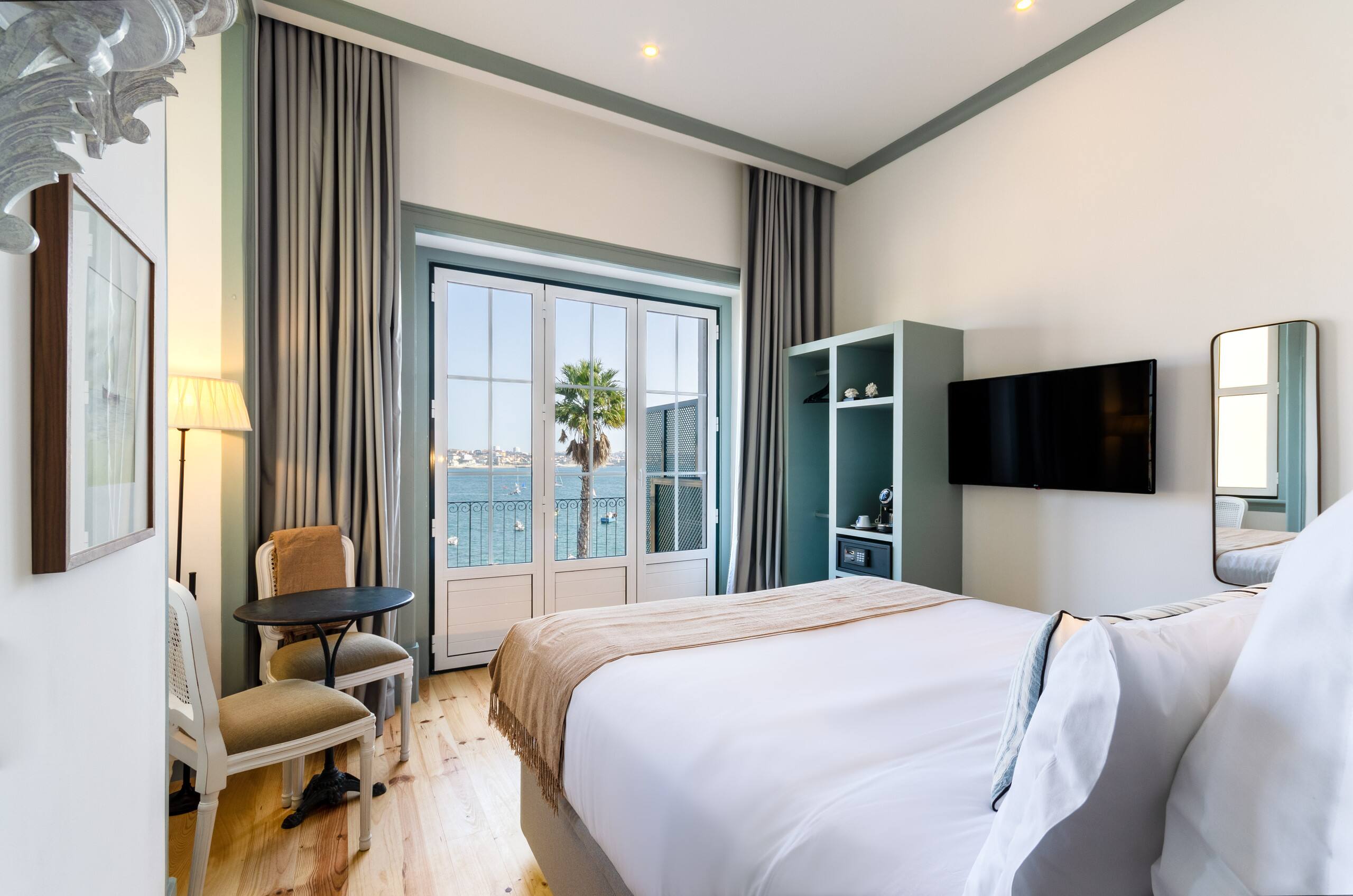 Westlight Cascais Chalet Sup Room Sea View 4