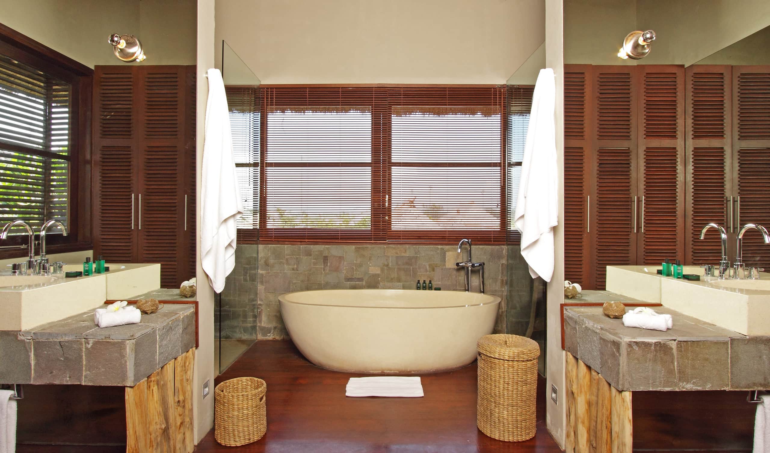 5-Bedroom Villa Melissa - Pool, Bale, Oceanfront 18