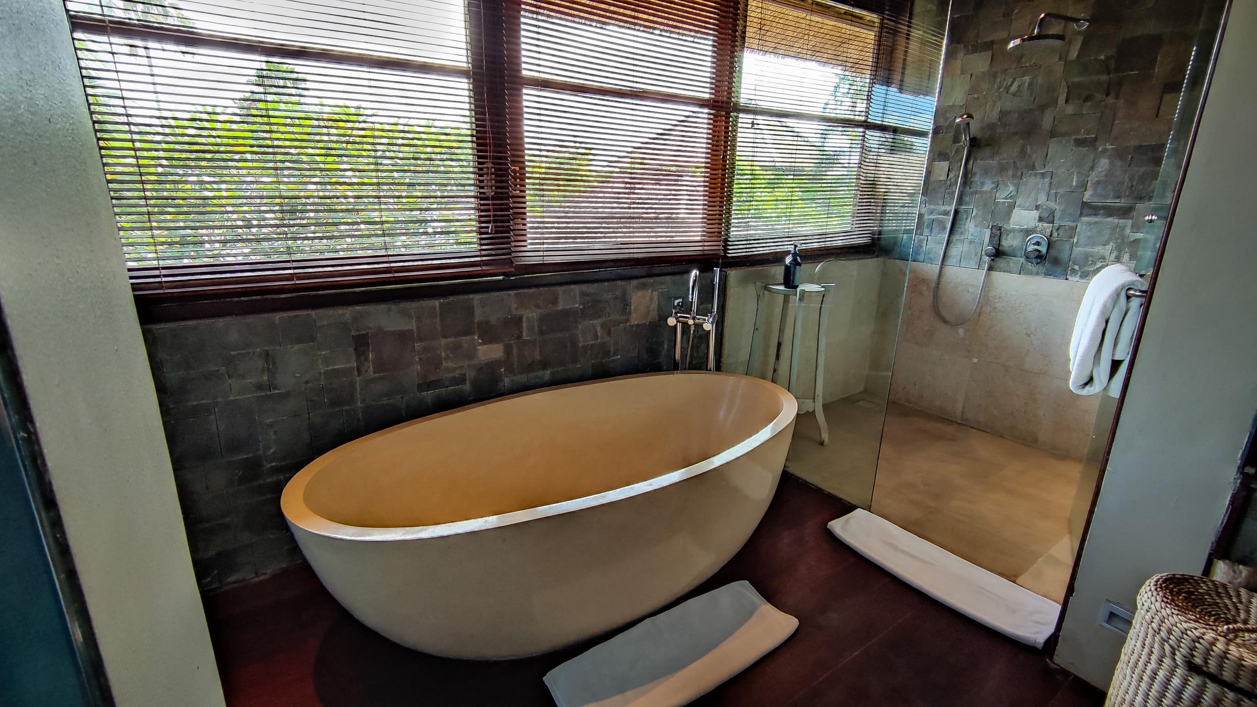 5-Bedroom Villa Melissa - Pool, Bale, Oceanfront 28