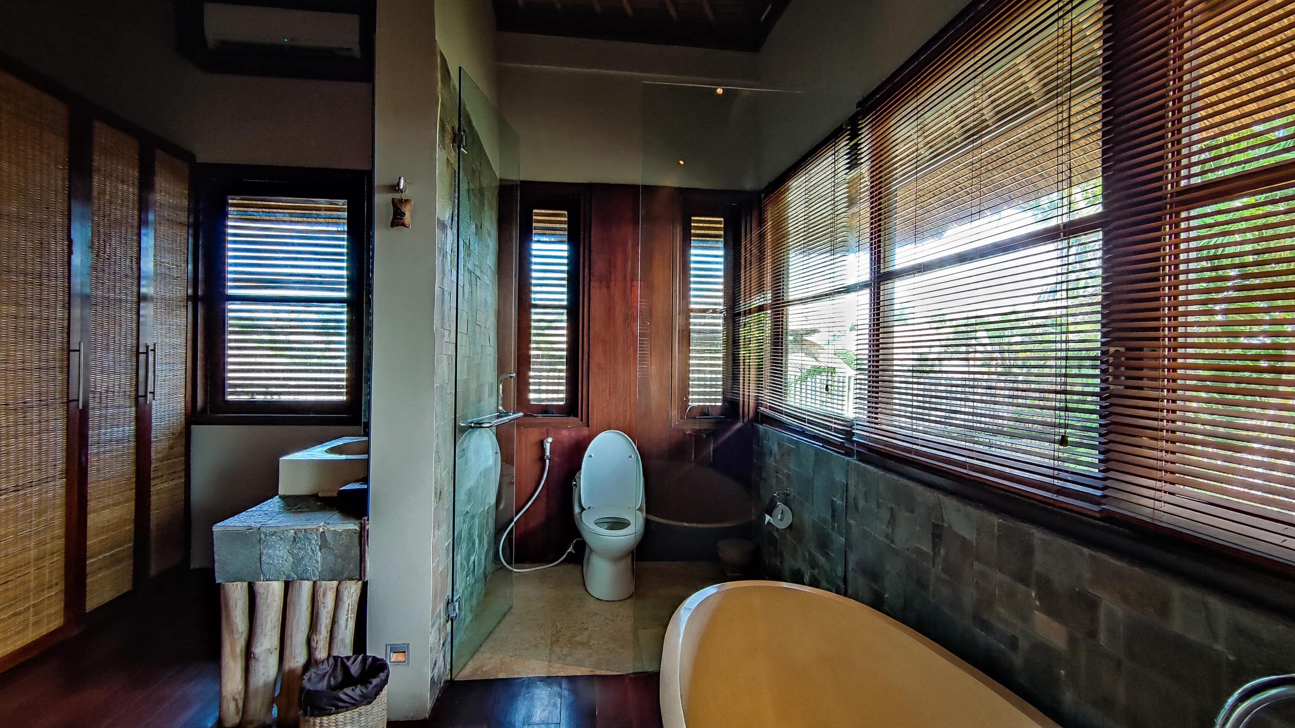 5-Bedroom Villa Melissa - Pool, Bale, Oceanfront 19