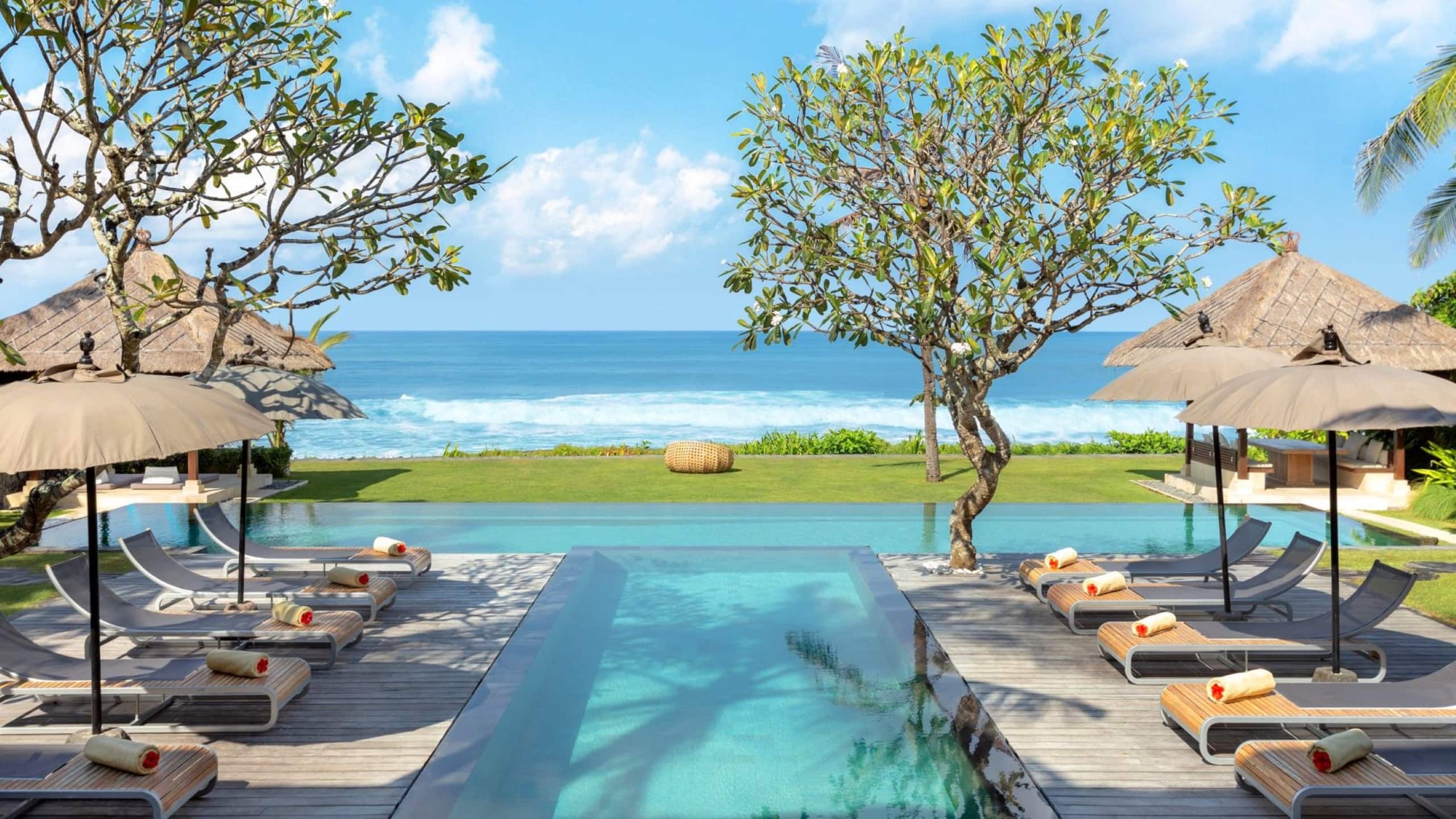 5-Bedroom Villa Melissa - Pool, Bale, Oceanfront 8