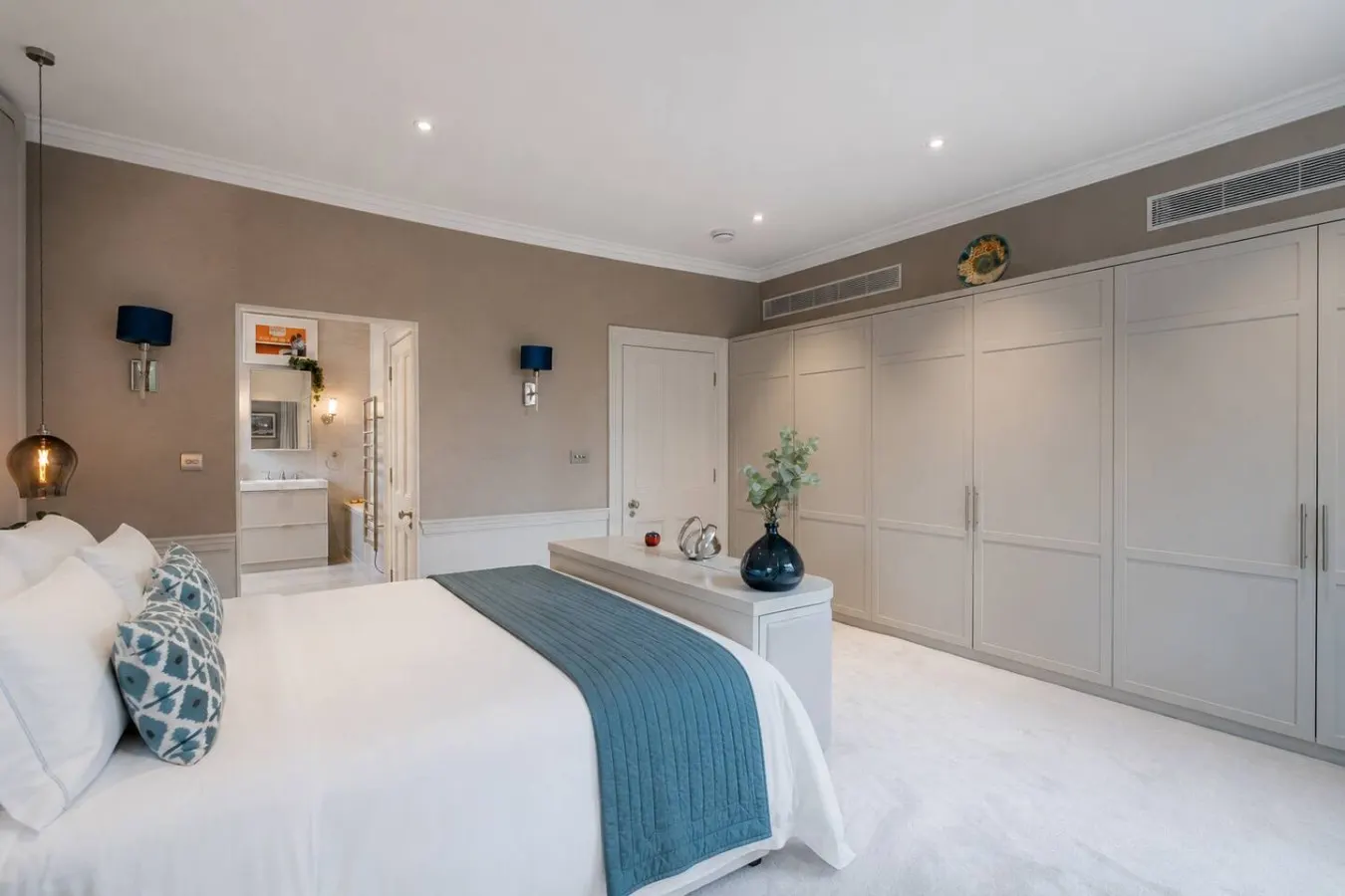 Luxury Belgravia 5-Bed Private Gardens & AC 20