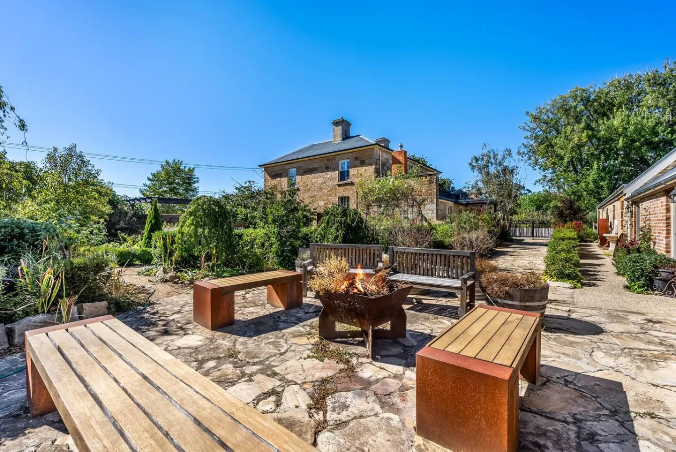 Bellevue House – Historic Luxury 15