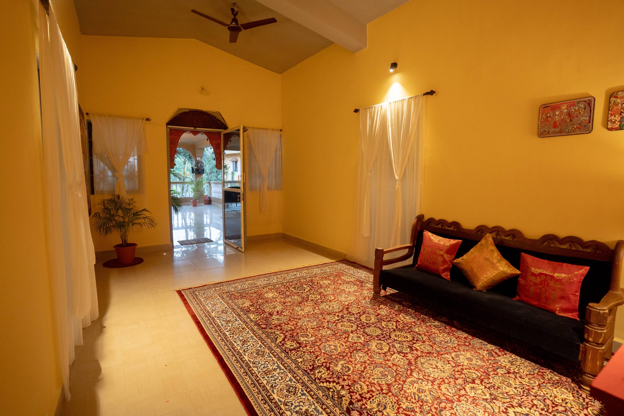 Heritage Heaven : 1BHK with Royal Vibes & Balcony 10
