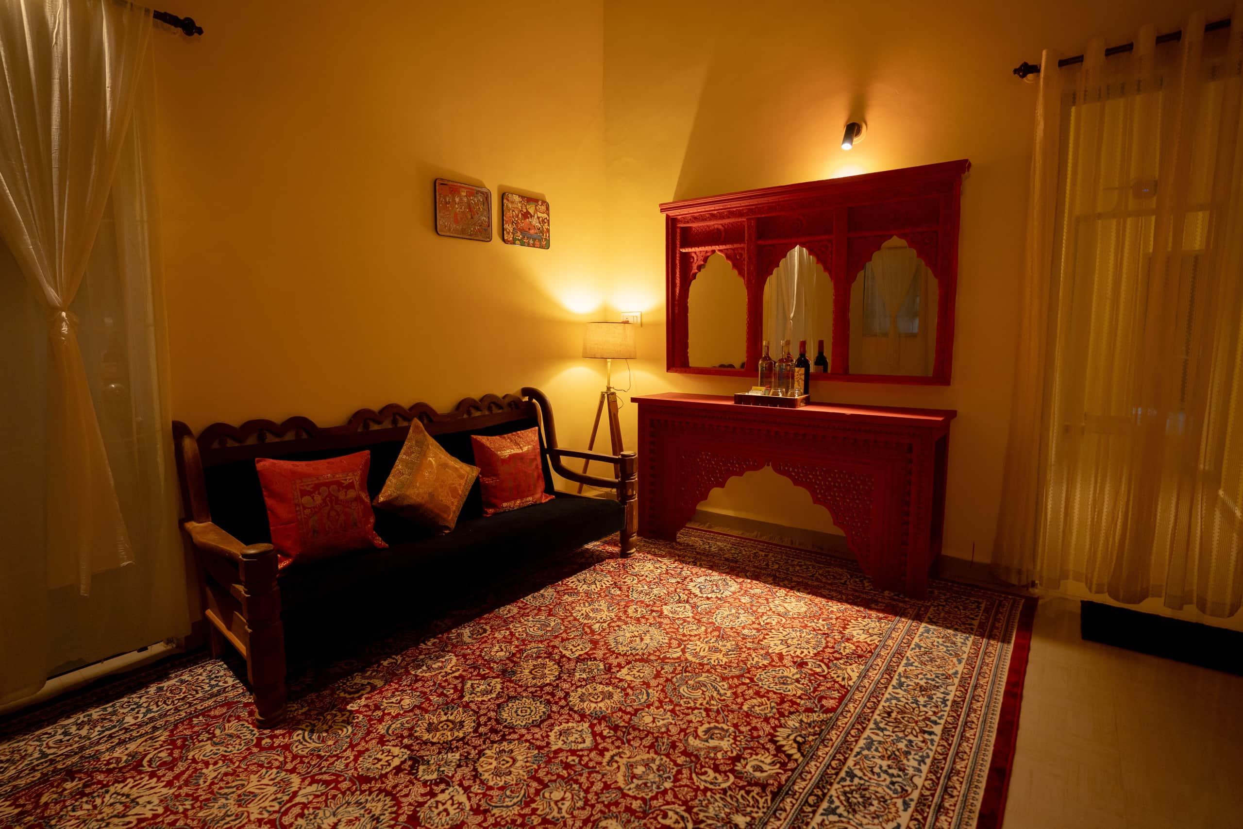 Heritage Heaven : 1BHK with Royal Vibes & Balcony 13