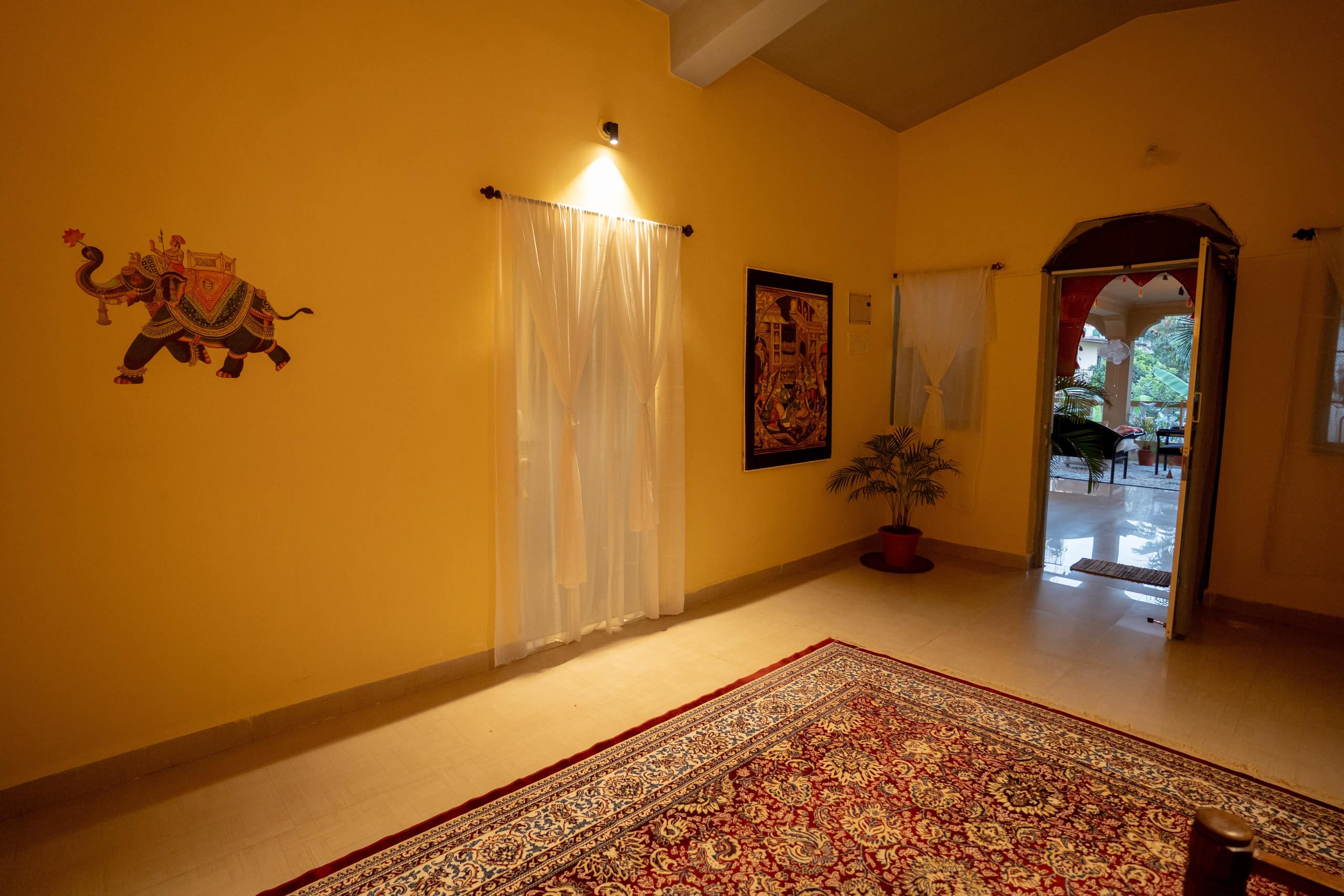 Heritage Heaven : 1BHK with Royal Vibes & Balcony 9