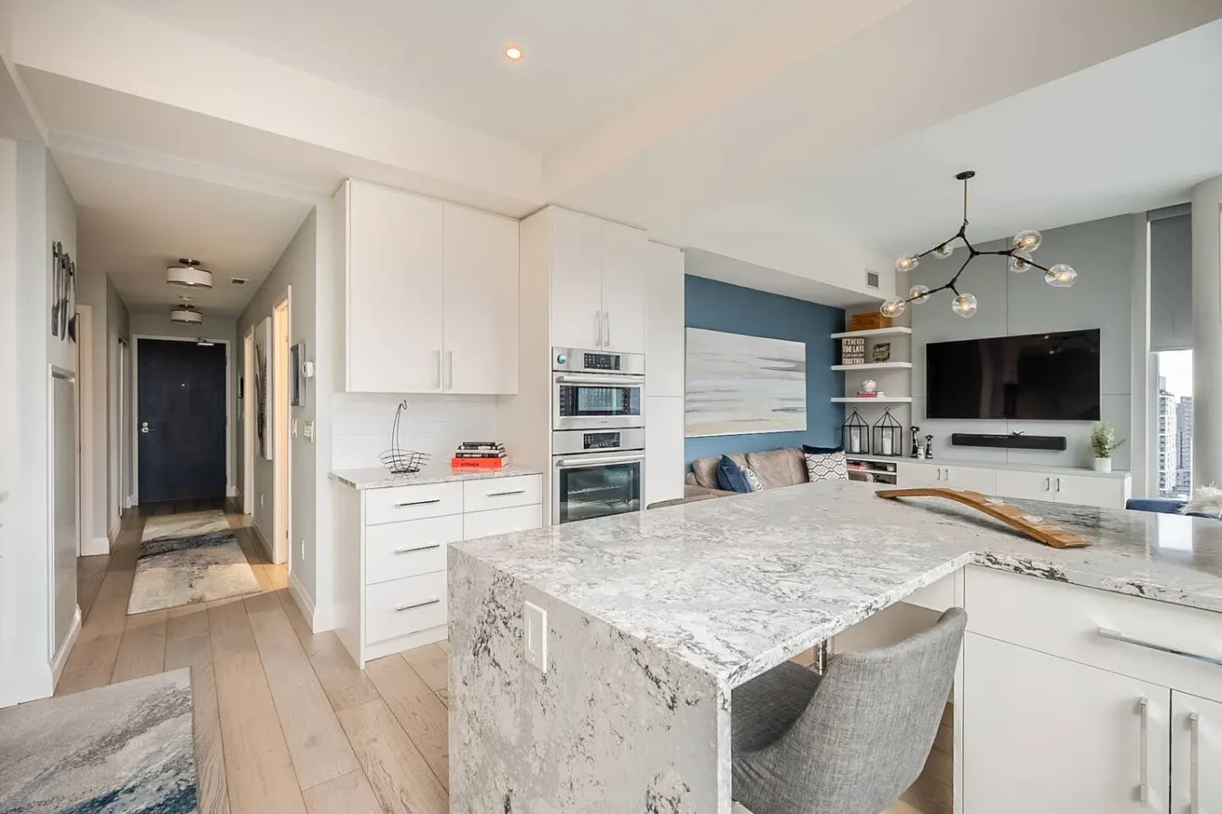 Luxury 2BR Penthouse Breathtaking Views 9