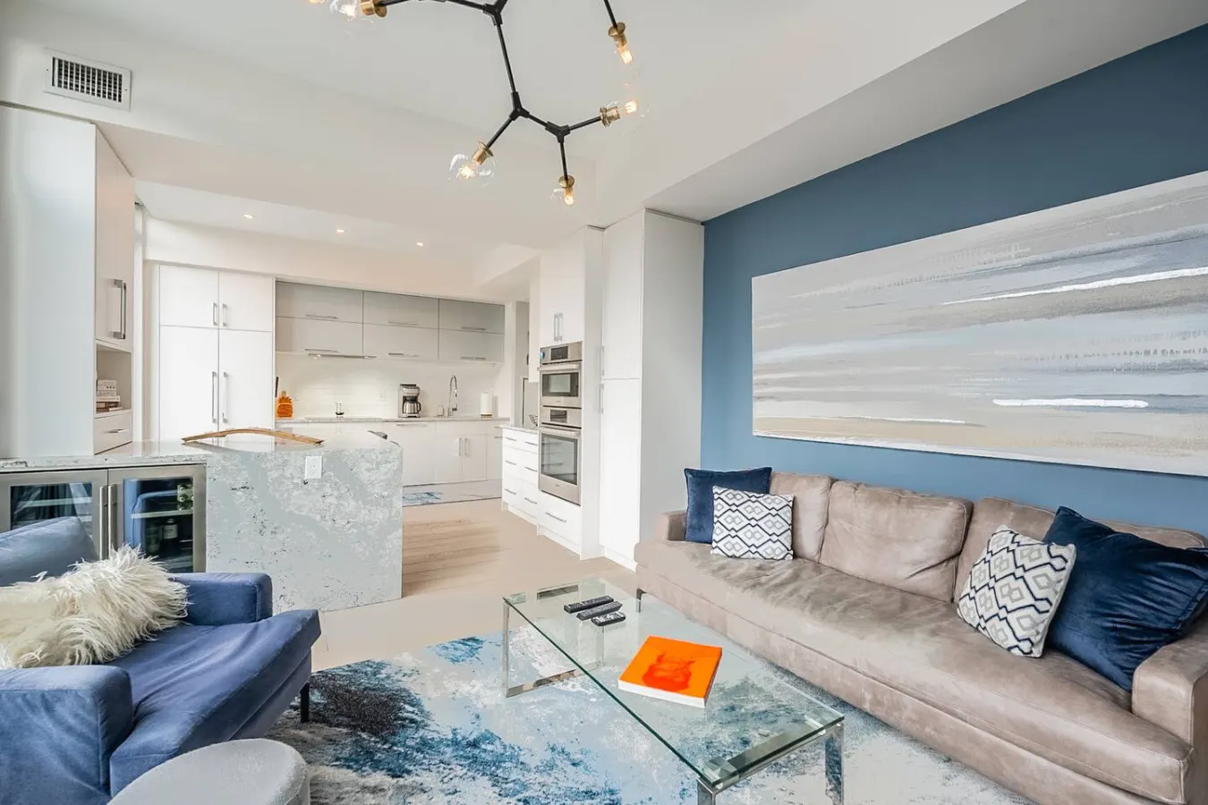 Luxury 2BR Penthouse Breathtaking Views 10