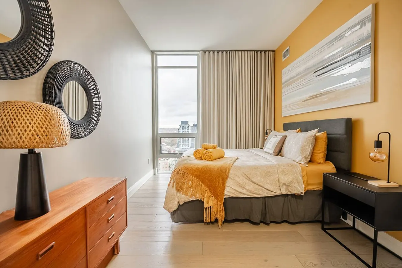Luxury 2BR Penthouse • Breathtaking Views — photo 4